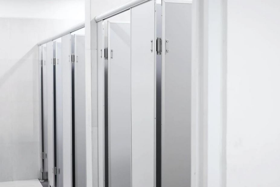Kontraktor Cubicle Toilet Depok: Spesialis Partisi Toilet Kubikal
