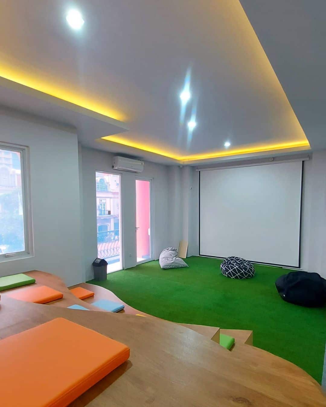 Office Playground Interior 02